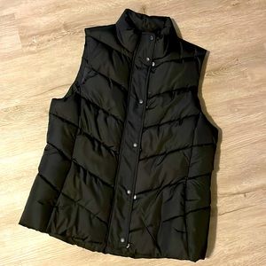 Gap puffer vest size L